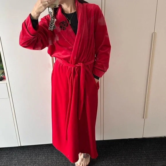 Red Robe with Black Embroidery - Picture 6 of 6